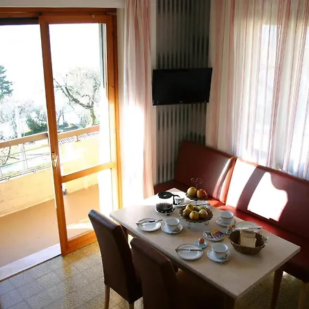 In Der Zweiten Etage Mit Balkon Tignale