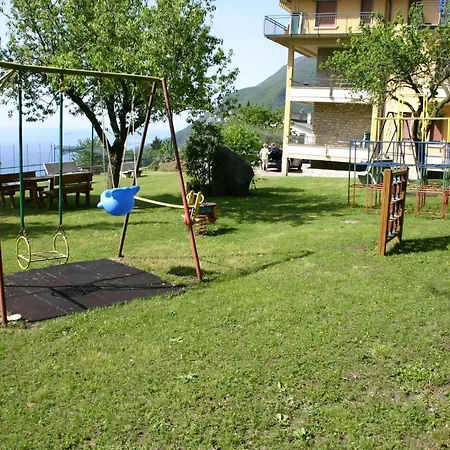 Apartment In Der Zweiten Etage Mit Balkon Tignale